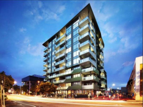 South Brisbane 2B2B Apt&Parking